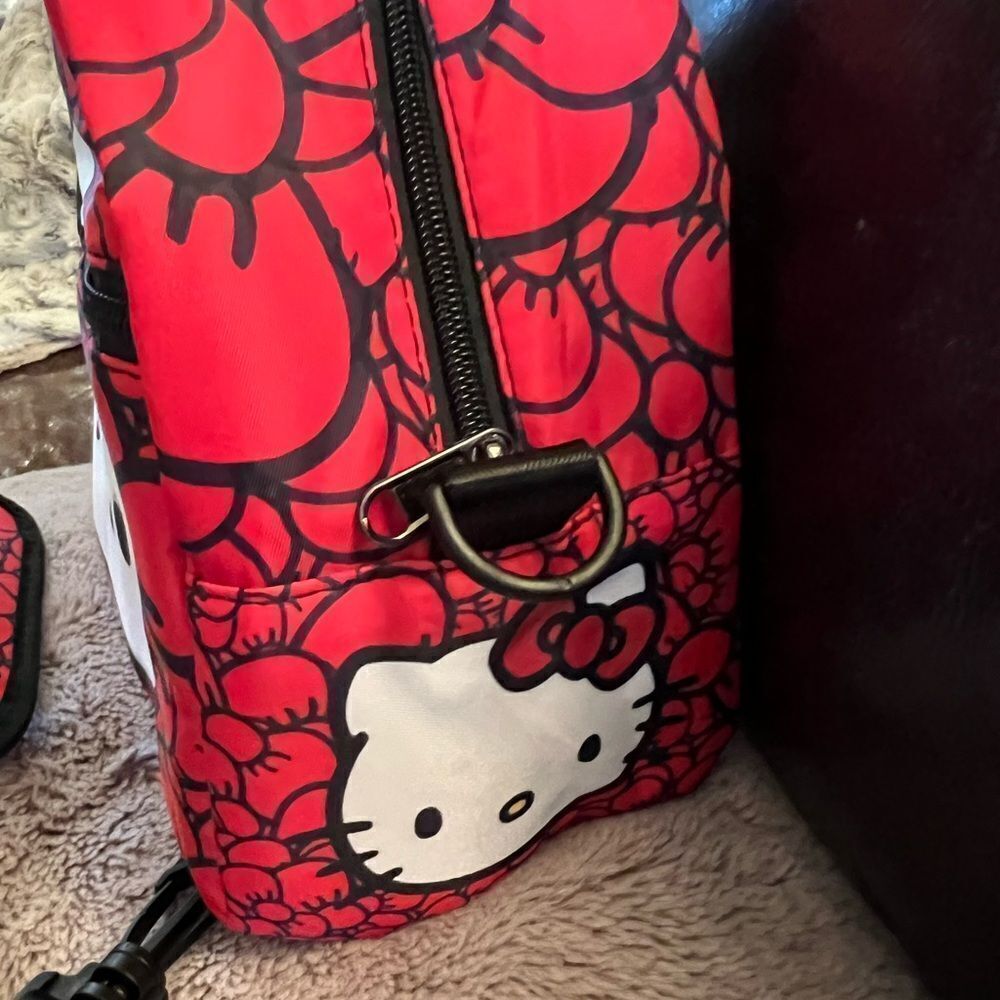 Hello Kitty Insulated Lunch Bag - Picture 3 of 8